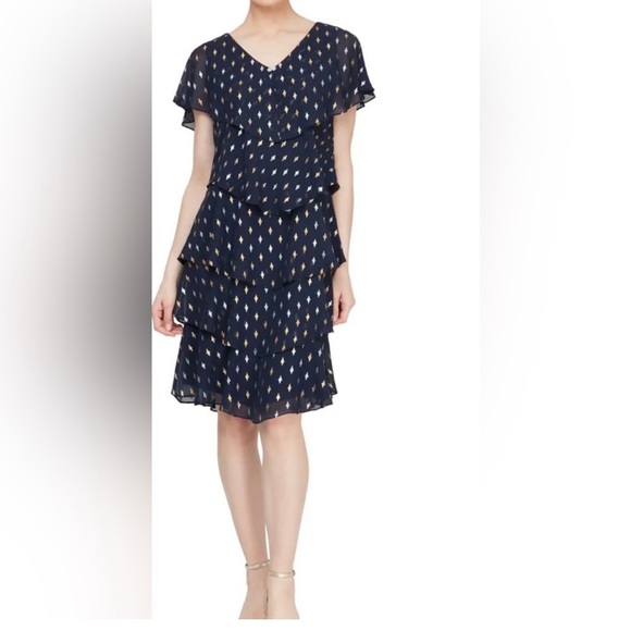 SLNY Dress Sheath Tiered Metallic V-Neck NWT. Size 18. - Picture 3 of 11